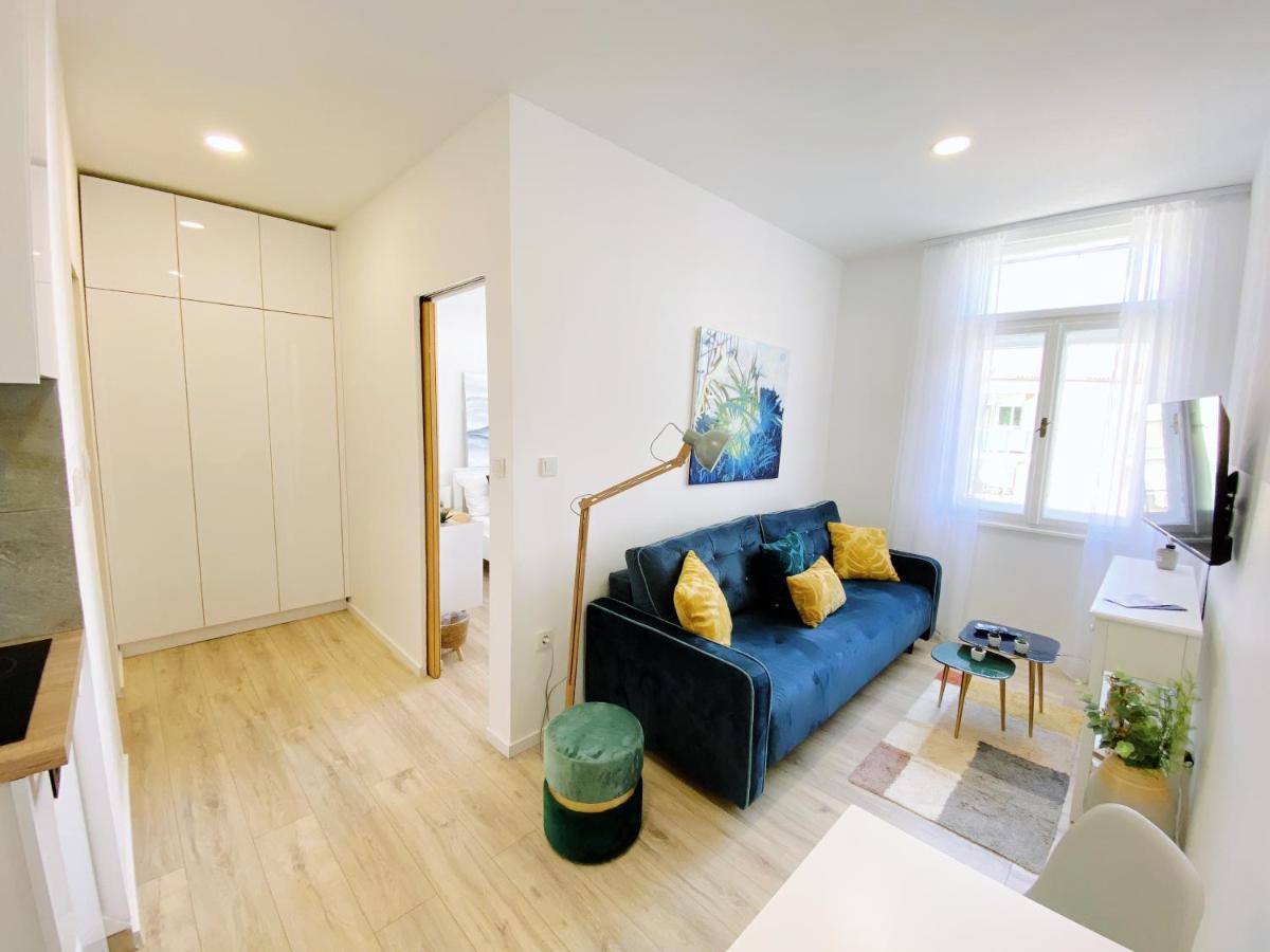 New Stylish & Modern Studio Apart - With Sea View Apartman Póla Kültér fotó