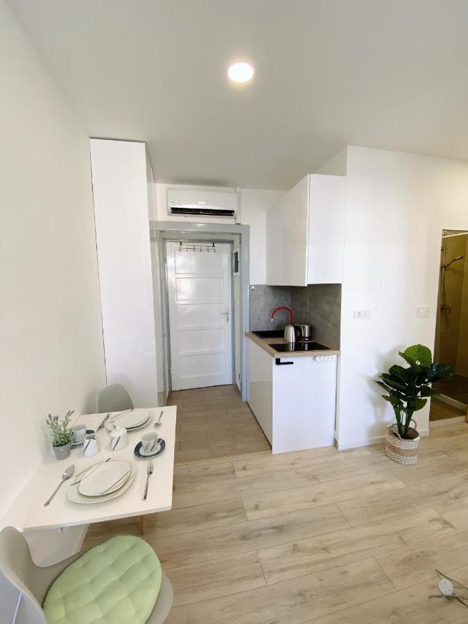 New Stylish & Modern Studio Apart - With Sea View Apartman Póla Kültér fotó