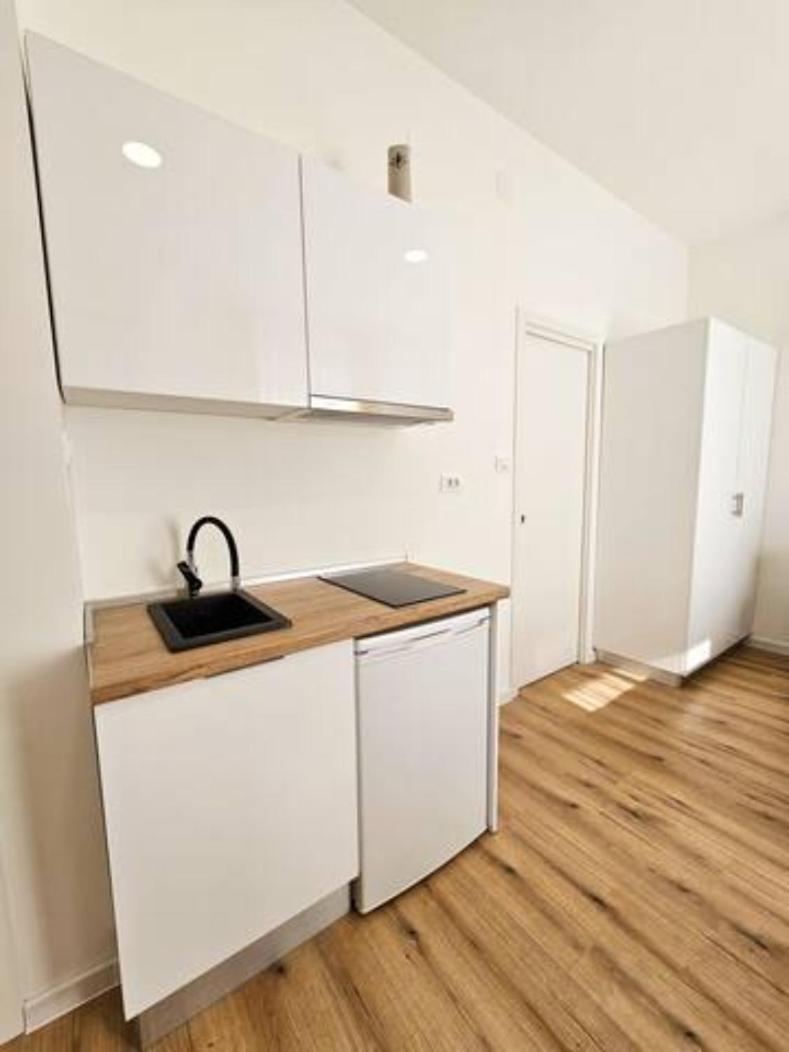 New Stylish & Modern Studio Apart - With Sea View Apartman Póla Kültér fotó